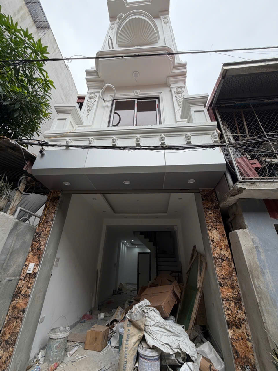 40m2 NHÀ MỚI 5 TẦNG, TK HIỆN ĐẠI, TRUNG TÂM HOÀI ĐỨC 5.9 tỷ