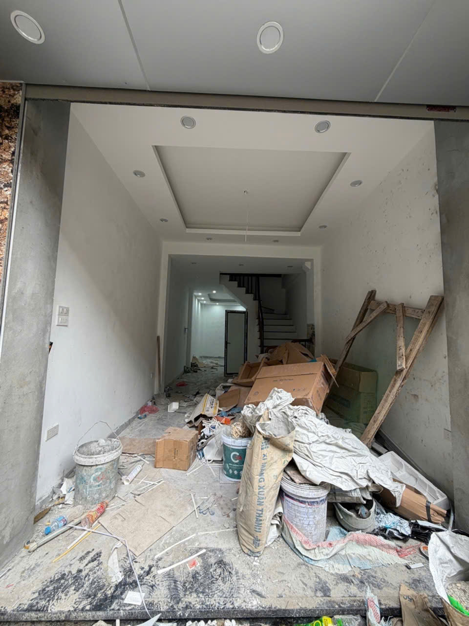 40m2 NHÀ MỚI 5 TẦNG, TK HIỆN ĐẠI, TRUNG TÂM HOÀI ĐỨC 5.9 tỷ