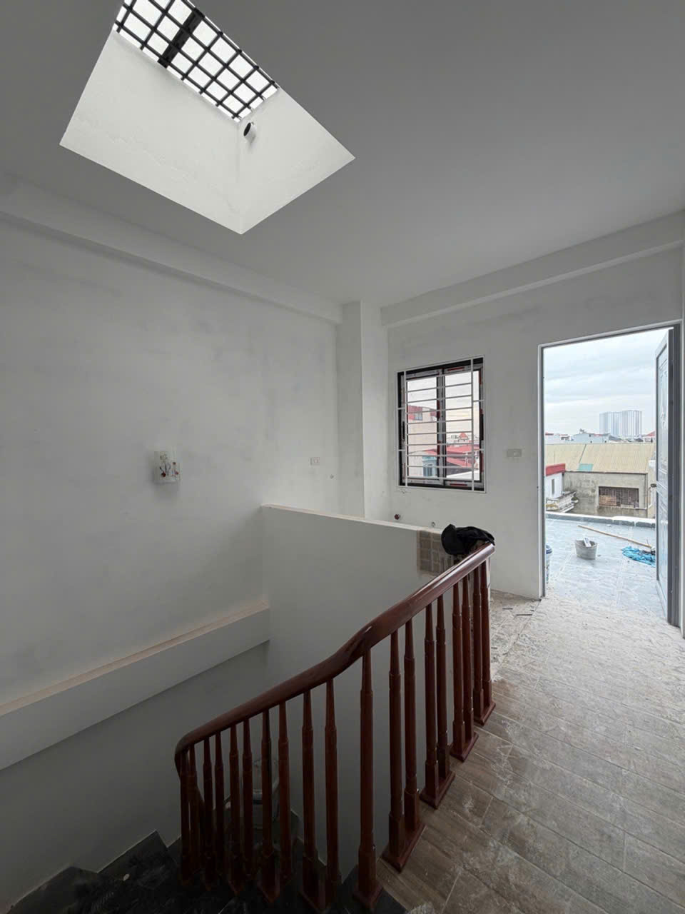 40m2 NHÀ MỚI 5 TẦNG, TK HIỆN ĐẠI, TRUNG TÂM HOÀI ĐỨC 5.9 tỷ