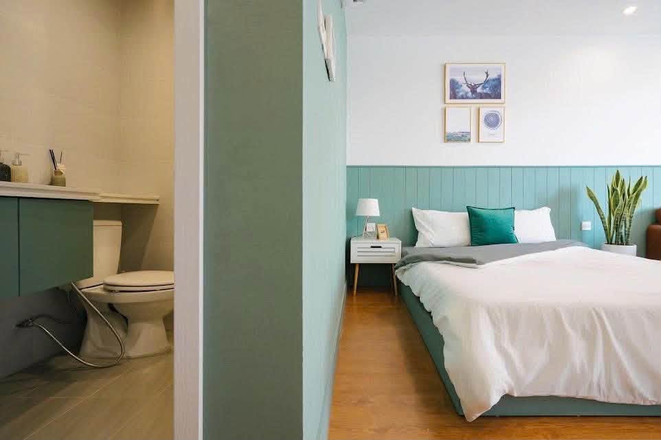 Cho thuê căn studio "hoa hậu" VINHOMES D'CAPITALE C2 cùng view hồ điều hòa thoáng đãng chỉ với 15 triệu/tháng
