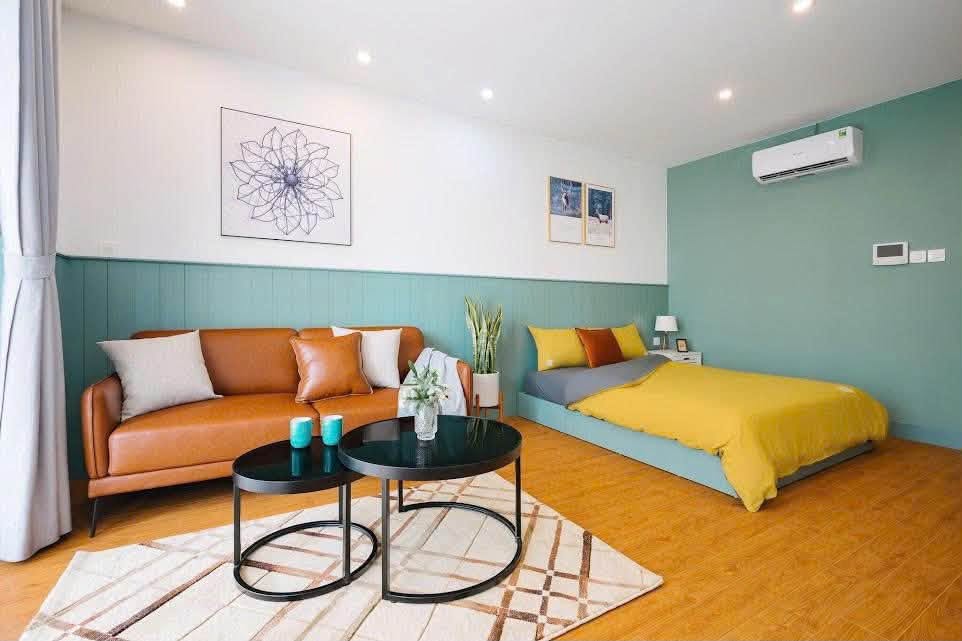 Cho thuê căn studio "hoa hậu" VINHOMES D'CAPITALE C2 cùng view hồ điều hòa thoáng đãng chỉ với 15 triệu/tháng