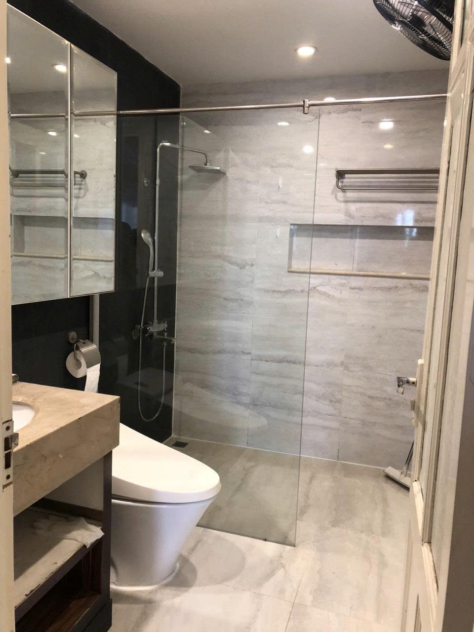 🔥 Cực phẩm 2PN HAPULICO 17T4 với ban công Đông Nam, view bể bơi Rivera Park cực thoáng - 7.6 t.ỷ! ✨