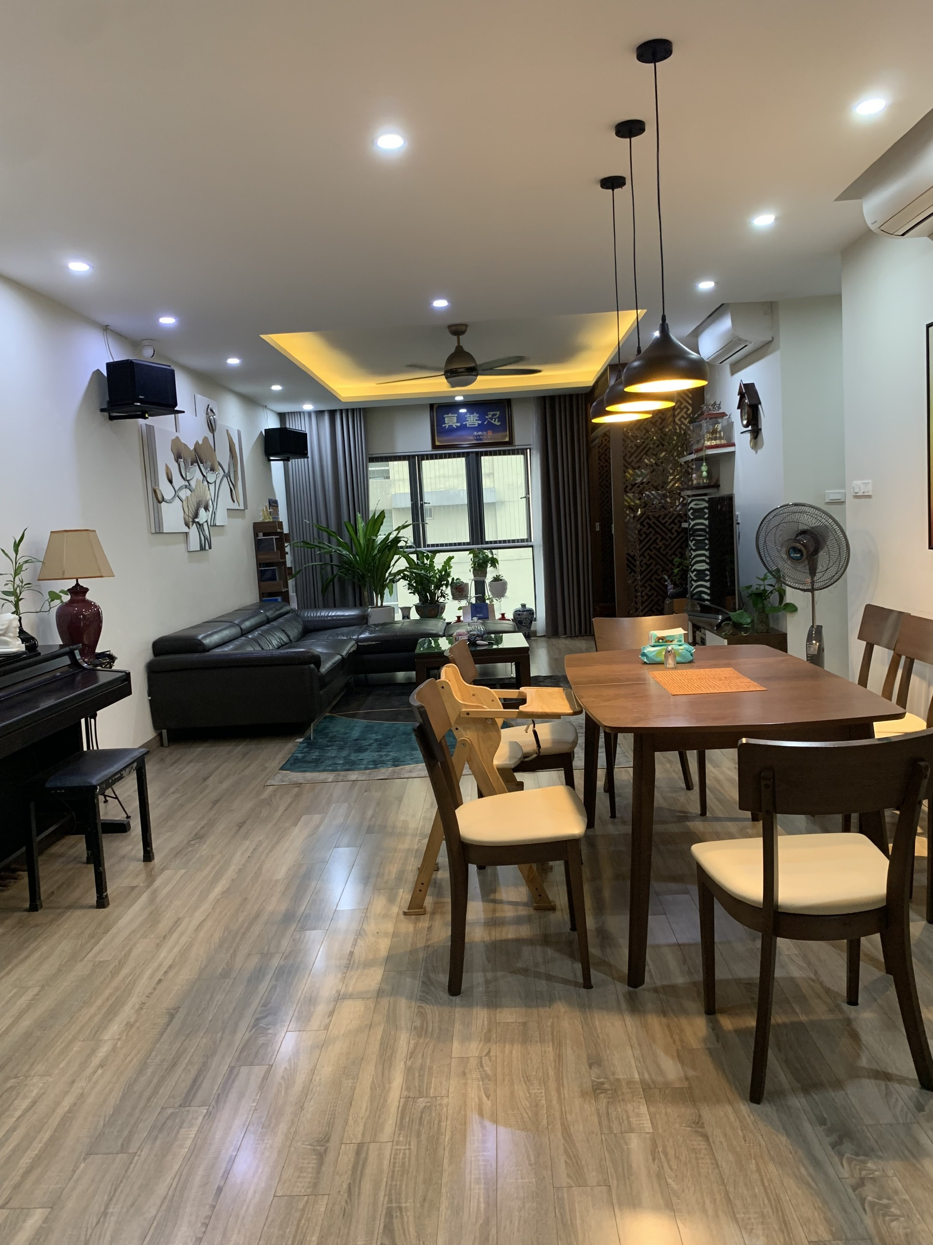 CĂN 3 ngủ - 137m2 tòa đẹp tầng trung tại Mulberry Lane giá bán 9.x tỷ [x cực min]
