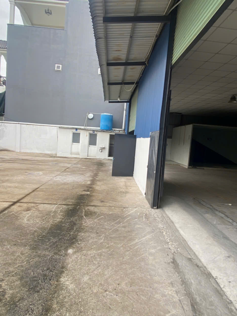 CHO THUÊ KHO XƯỞNG 1400M2 GIÁ 85TR  QUẬN 12