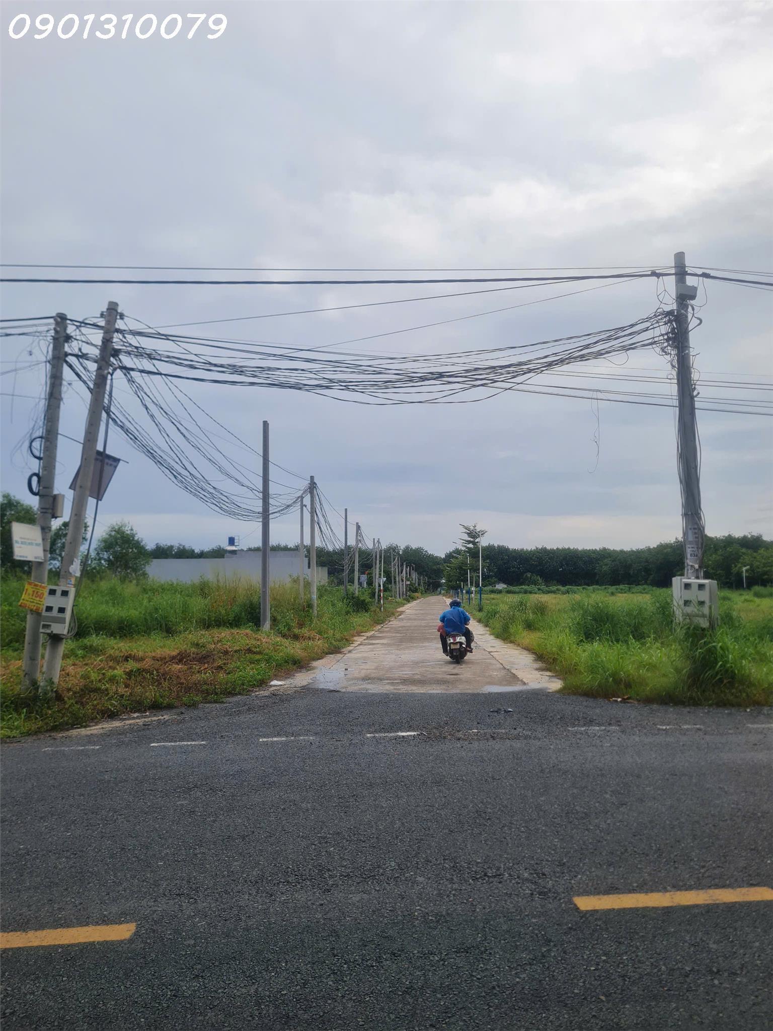 Chính chủ gửi bán 250m2 đất sát KCN Minh Hưng, 380tr công chứng