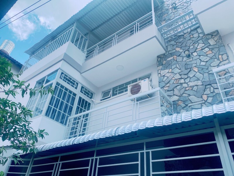 Bán nhà 105m2, 3 tầng, đường số 27 Hiệp Bình Chánh, Thủ Đức. TP HCM, SHR.  Giá 8.78 tỷ.