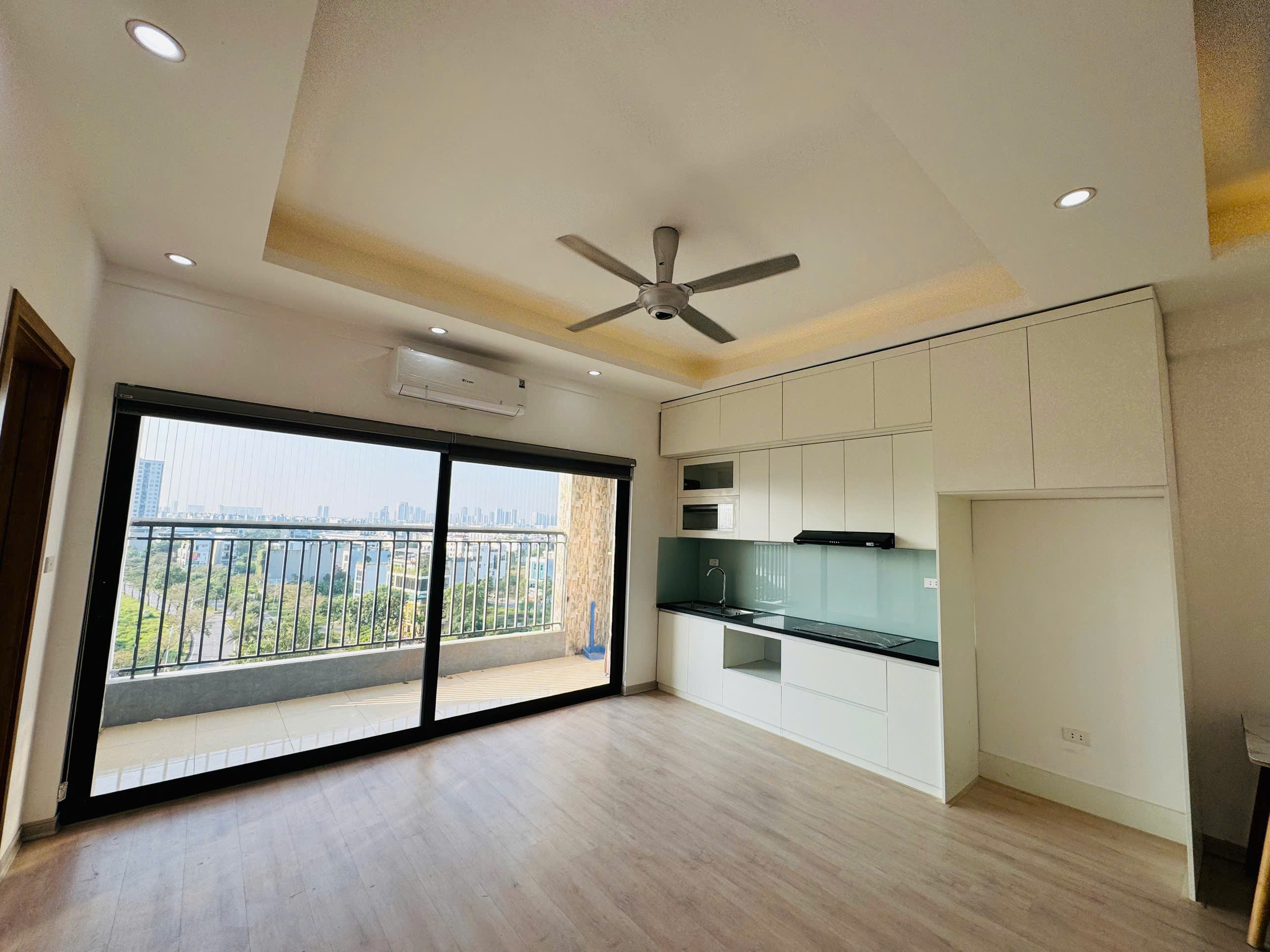 3 tỷ Chính Chủ Gửi Bán Căn 77m² 2 Ngủ View Hồ Thanh Hà Cực Đẹp