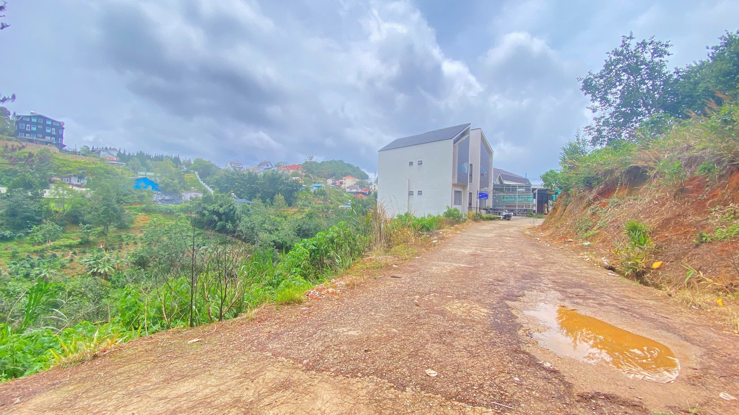 E đang có 8.000m2 hẻm khe sanh, p10 - đà lạt, lâm đồng