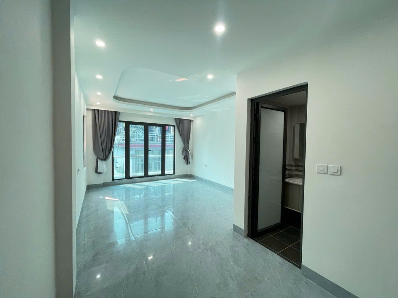 🔥🔥 12 TỶ – SỞ HỮU NGAY NHÀ PHỐ TRẠM LÔ GÓC 7 TẦNG, GARA Ô TÔ, THANG MÁY! 🔥🔥
🚨 CHỦ ĐANG GIẢM