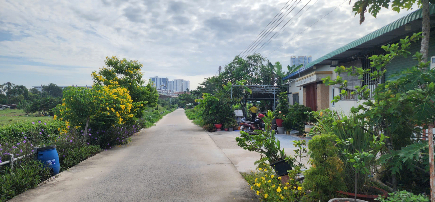 Chủ cần bán đất tặng căn nhà cấp 4. đang cho thu nhập ổn định. giá cực tốt chỉ ngang