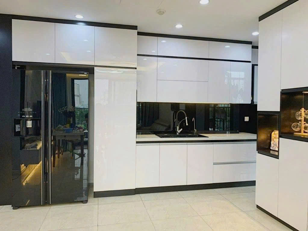 Lên sóng căn 2PN 88m2 "hoa hậu" tòa C3 Vinhomes D'Capitale tầng trung - Rẻ nhất thị trường chỉ 8.2 tỷ!