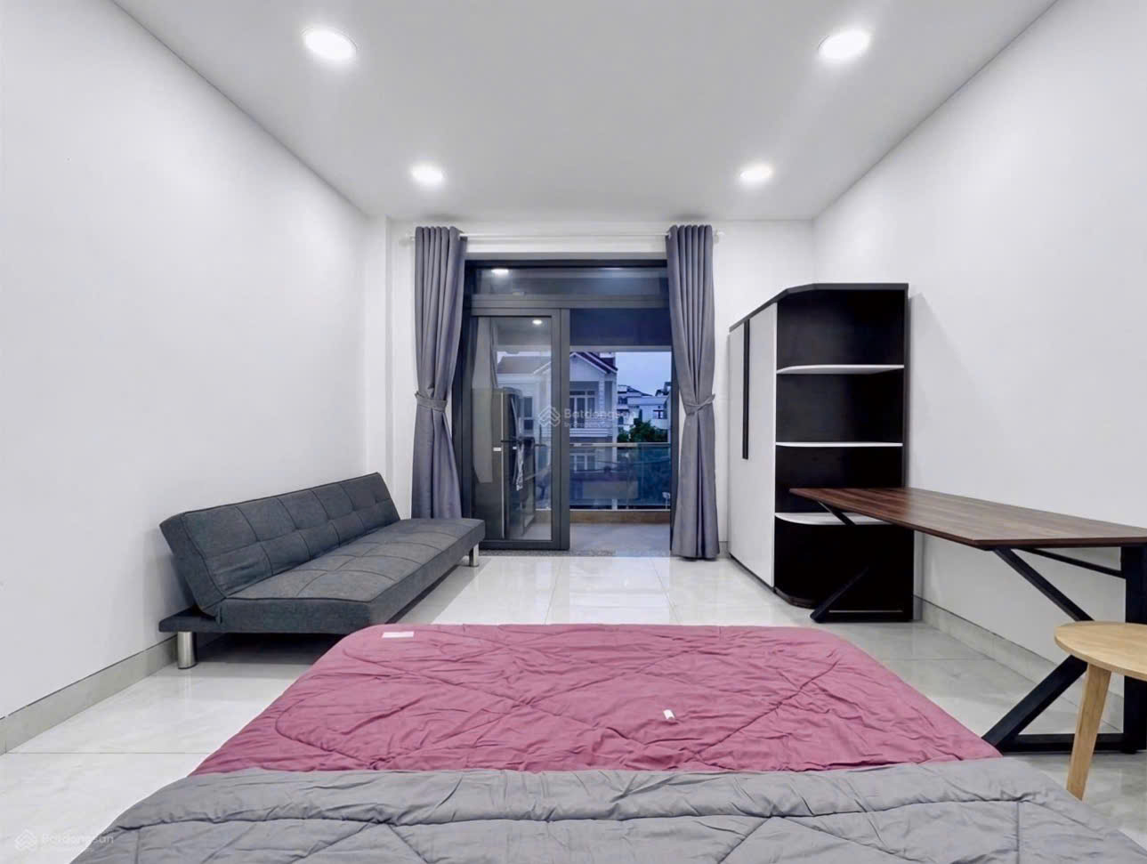 STUDIO THANG MÁY, BAN CÔNG TÁCH BẾP Q3