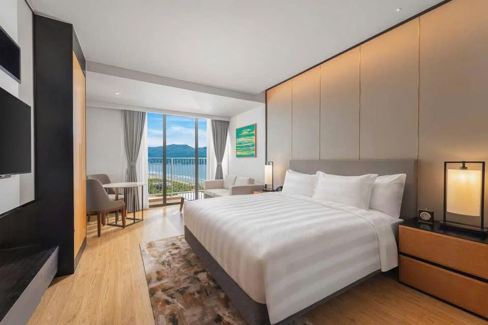 Bán studio 38,05m² view trực diện biển Mỹ Khê Soleil Đà Nẵng, full nội thất, bàn giao vận hành ngay, 4.2 tỷ