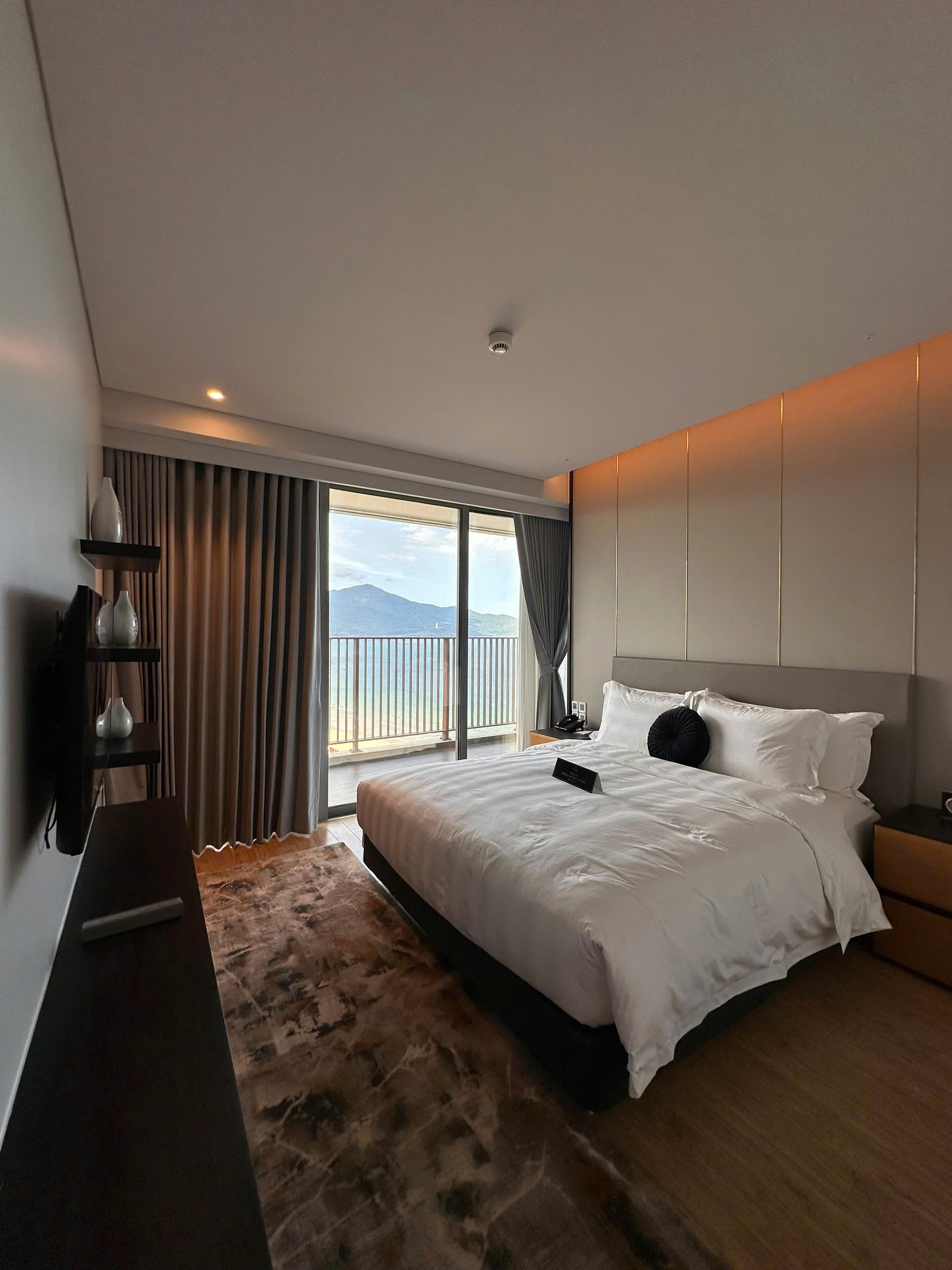 Bán studio 38,05m² view trực diện biển Mỹ Khê Soleil Đà Nẵng, full nội thất, bàn giao vận hành ngay, 4.2 tỷ