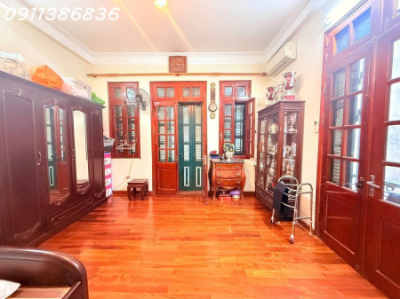 💥Gara Ô tô, Nhà đẹp Nguyễn Khang 71m 5T, Thoáng tứ phía, Dân trí tuyệt vời, 31.8 tỷ