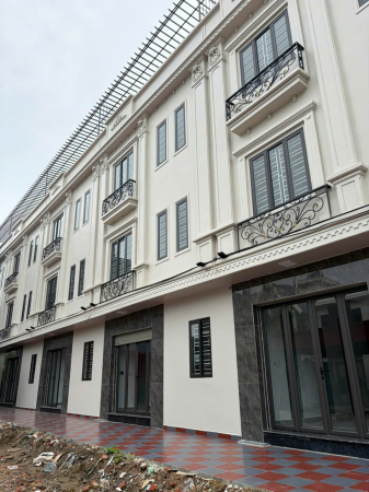 Dãy nhà xây mới mặt đường, mặt ngõ Hải An - Thiết kế hiện đại, nhiều cửa sổ, giá từ 3,6 tỷ