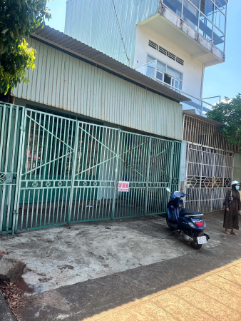 Mặt bằng kinh doanh kết hợp an cư lý tưởng tại Chư Păh - Diện tích lớn 6x22m