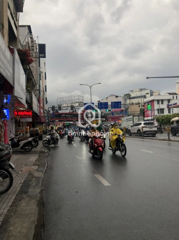 220 Đường Phan Đăng Lưu, Phường Đức Nhuận