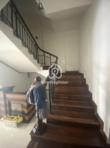 107 Đường Bến Vân Đồn, Phường Vĩnh Hội