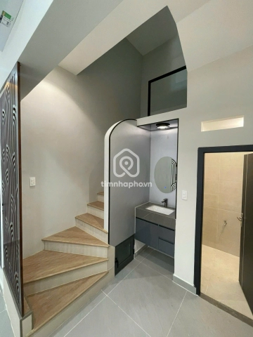 120 Đường Lê Thị Riêng, Phường Bến Thành
