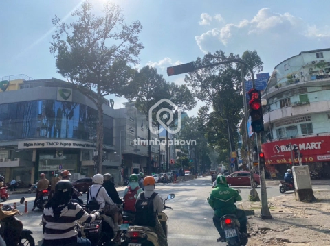 955-957 Đường Trần Hưng Đạo, Phường Chợ Quán