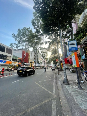 880 Đường Trần Hưng Đạo, Phường An Đông
