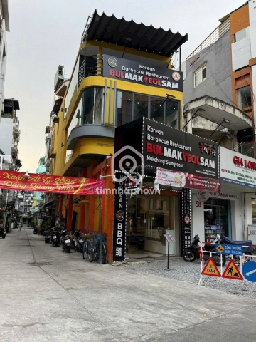 100 Đường Trần Hưng Đạo, Phường Bến Thành
