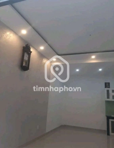 Nhà phố Mặt Tiền Đường Lạc Long Quân Quận 11 - 3 tầng - Giá Chỉ 5 Tỷ