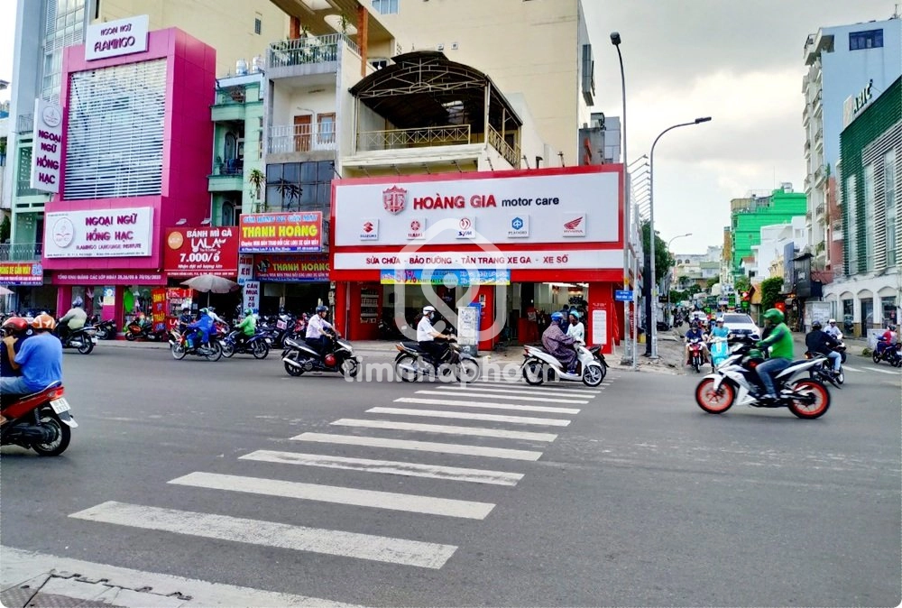 40-42 Đường Phan Đăng Lưu, Phường Đức Nhuận 40-42 Đường Phan Đăng Lưu, Phường Đức Nhuận