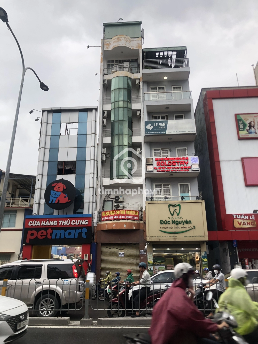 220 Đường Phan Đăng Lưu, Phường Đức Nhuận 220 Đường Phan Đăng Lưu, Phường Đức Nhuận