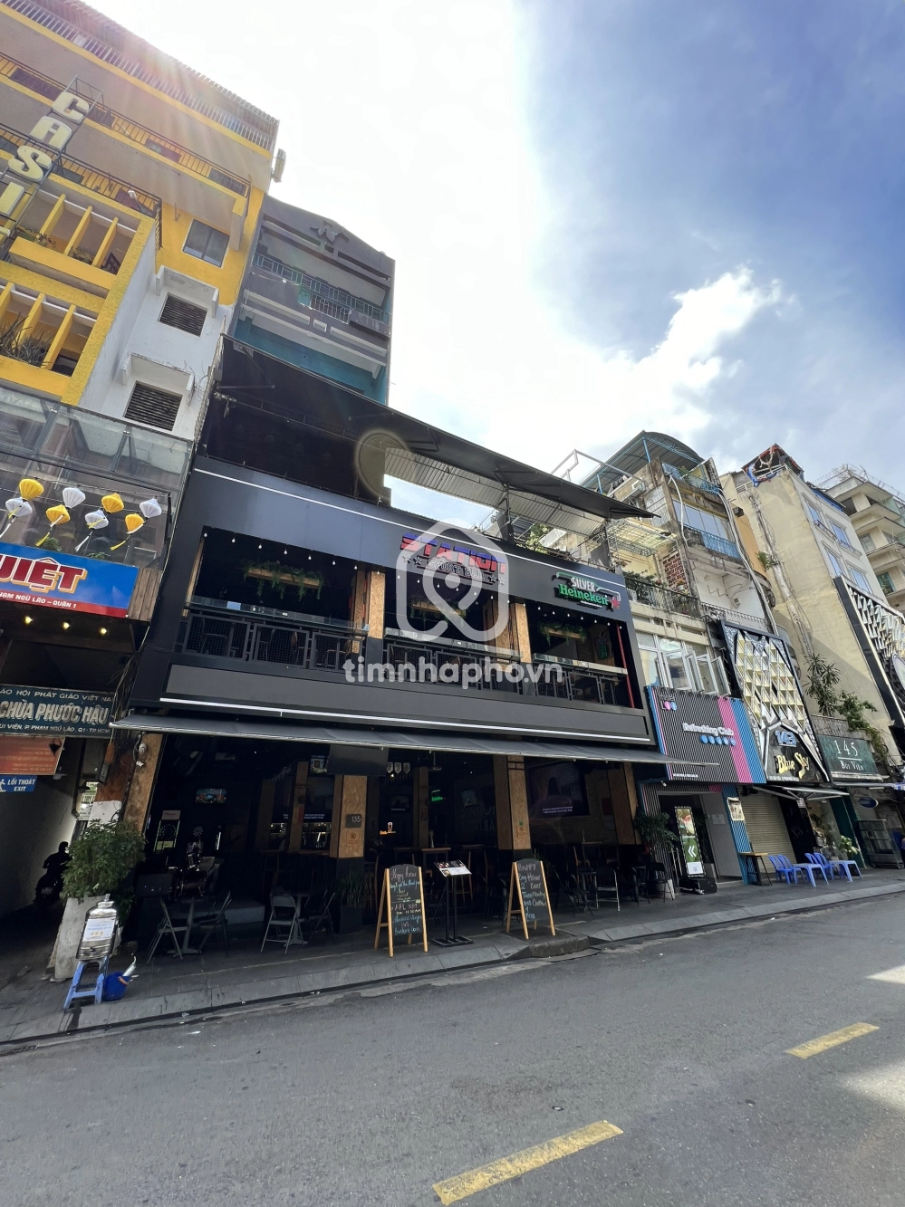135 Đường Bùi Viện, Phường Bến Thành 135 Đường Bùi Viện, Phường Bến Thành