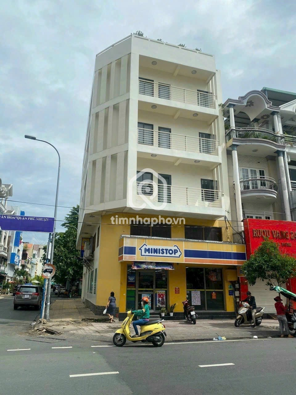43E+43F Đường Hồ Văn Huê, Phường Đức Nhuận 43E+43F Đường Hồ Văn Huê, Phường Đức Nhuận
