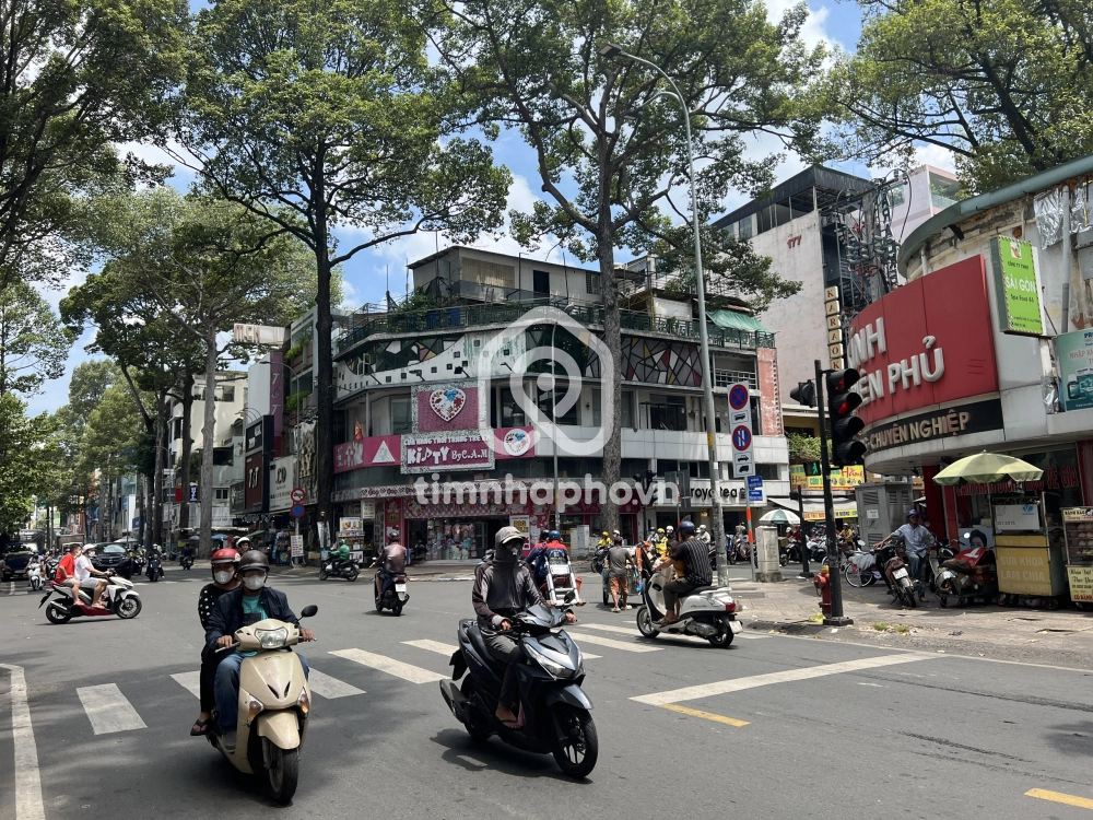40 Đường Nguyễn Trãi, Phường Chợ Quán