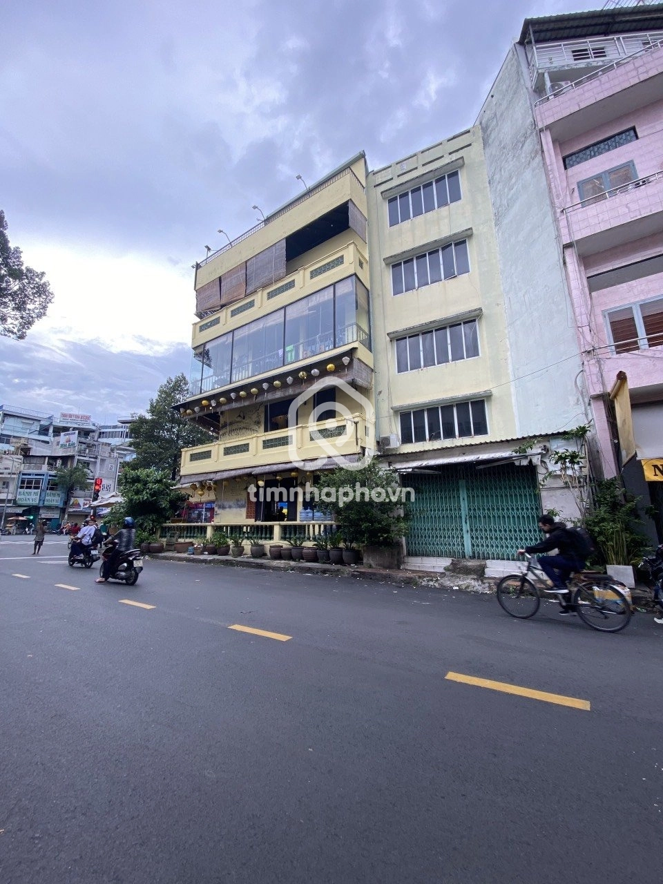 301 Đường Ngô Gia Tự, Phường Vườn Lài 301 Đường Ngô Gia Tự, Phường Vườn Lài