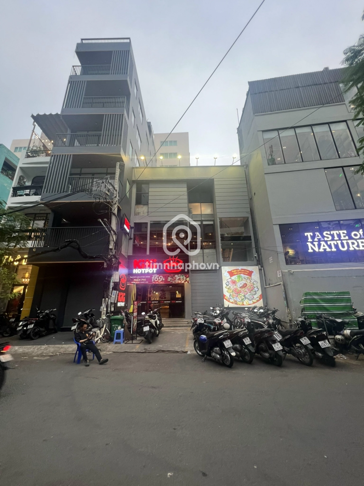 824/2 Đường Sư Vạn Hạnh, Phường Hòa Hưng 824/2 Đường Sư Vạn Hạnh, Phường Hòa Hưng