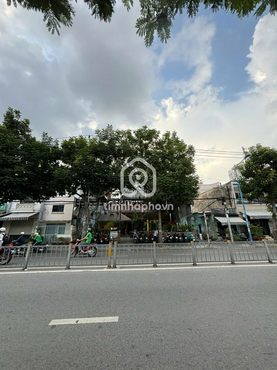 301 Đường Kênh Tân Hóa, Phường Tân Phú