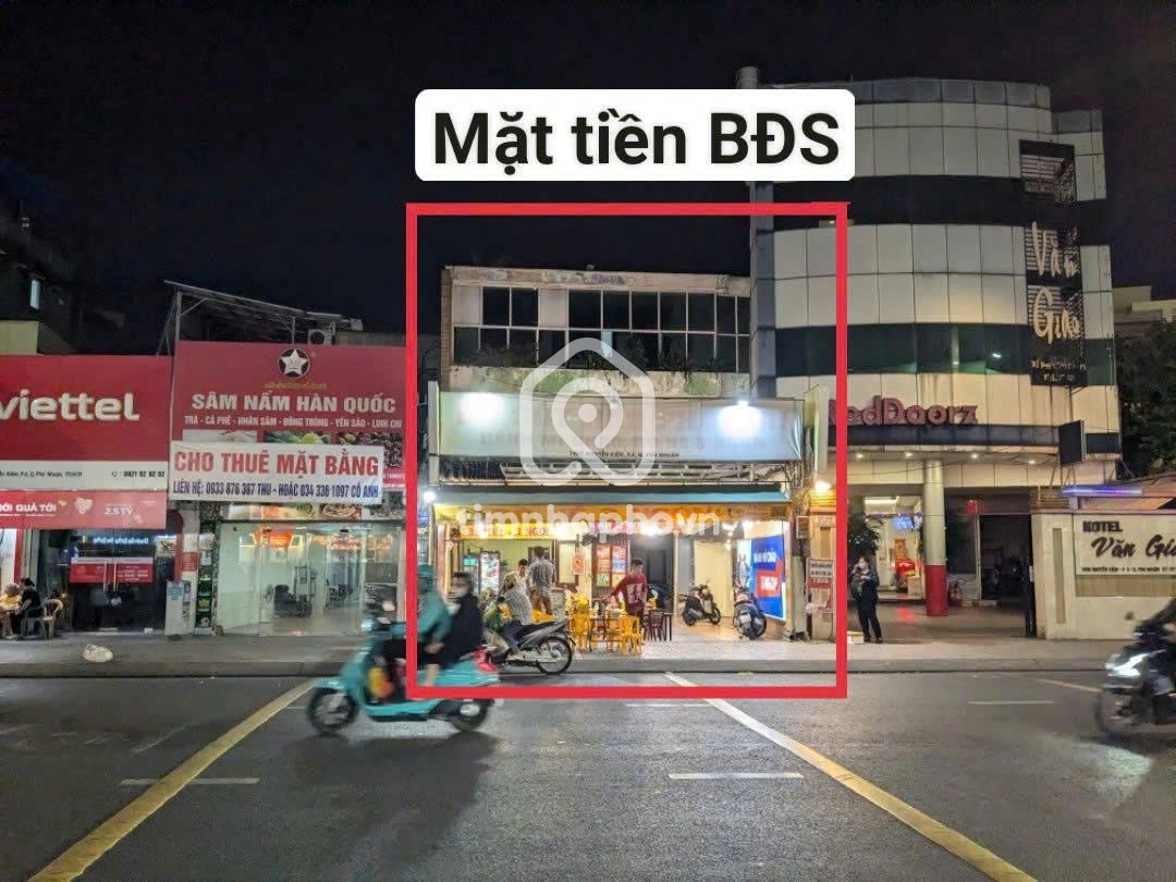702 Đường Nguyễn Kiệm, Phường Đức Nhuận 702 Đường Nguyễn Kiệm, Phường Đức Nhuận