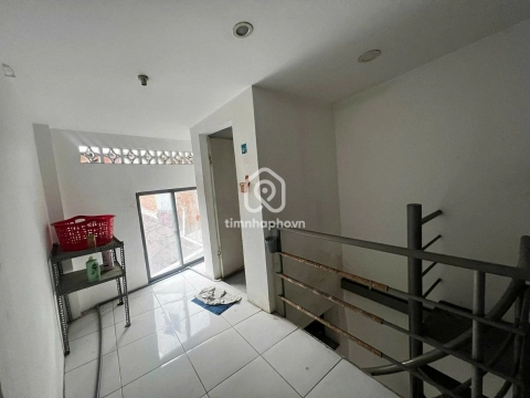 210 Đường Thành Thái, Phường Hòa Hưng