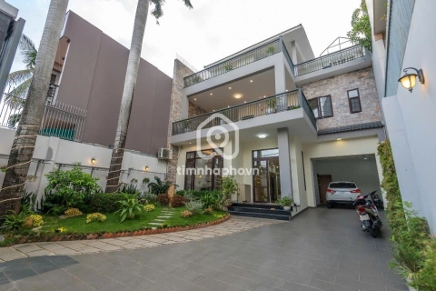 Biệt Thự Mặt Tiền Đường Số 47 Thủ Đức - 3 tầng - Giá Chỉ 80 Tỷ